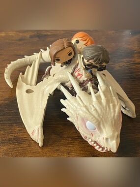 💥 Funko Pop! Rides: Harry Potter - Gringotts Dragon with Harry, Ron, & Hermione